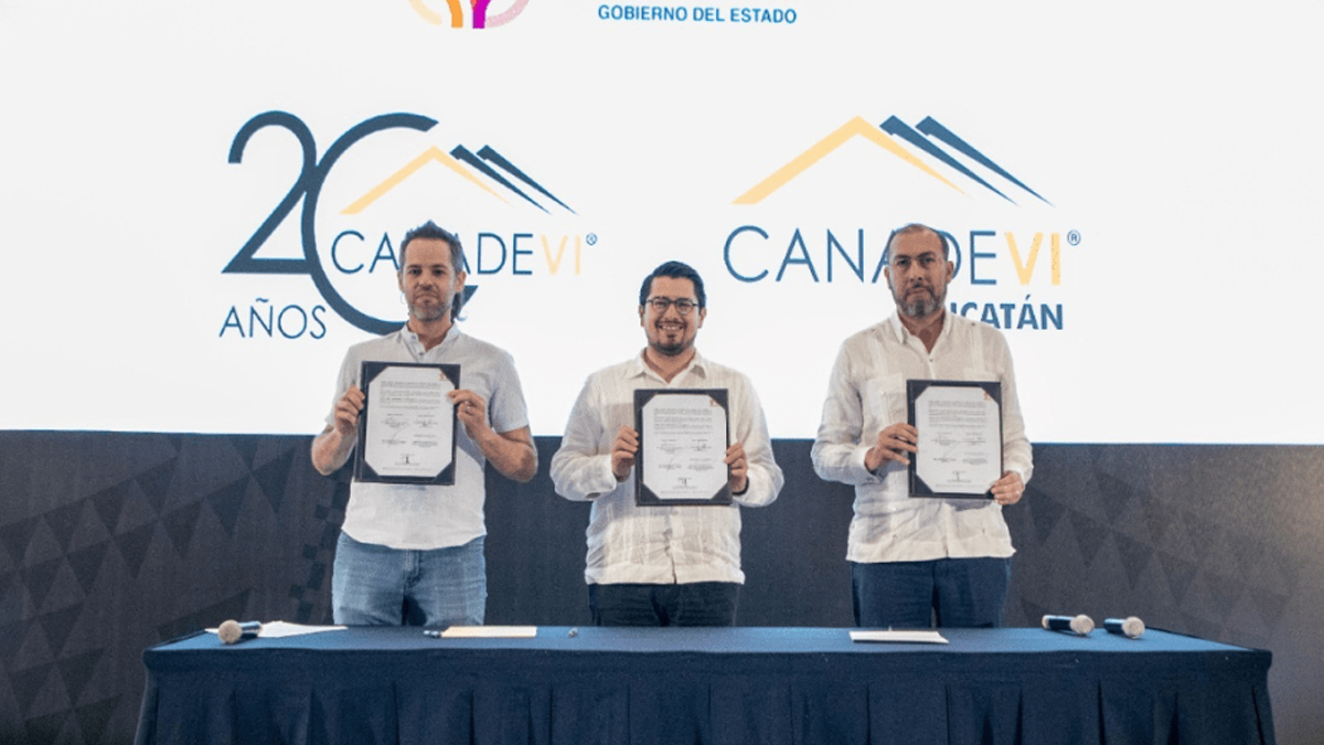 INFONAVIT y CANADEVI firman convenio para autorizar uso de marca